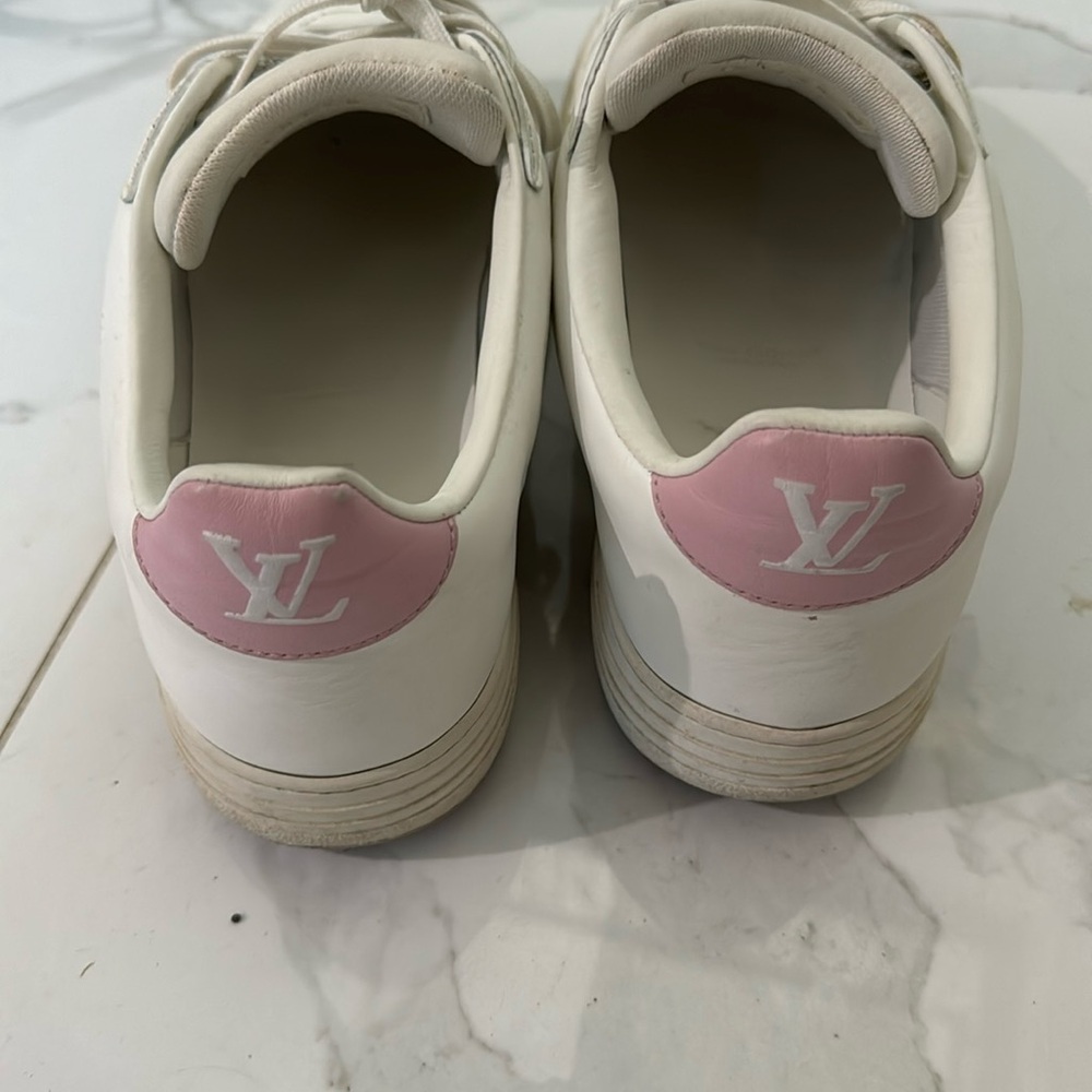 Louis Vuitton Groovy sneakers